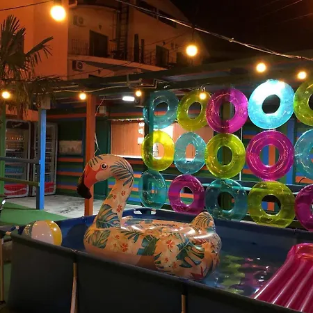 Vandrerhjem Casa Barbie - Str Principala Nr 8 *